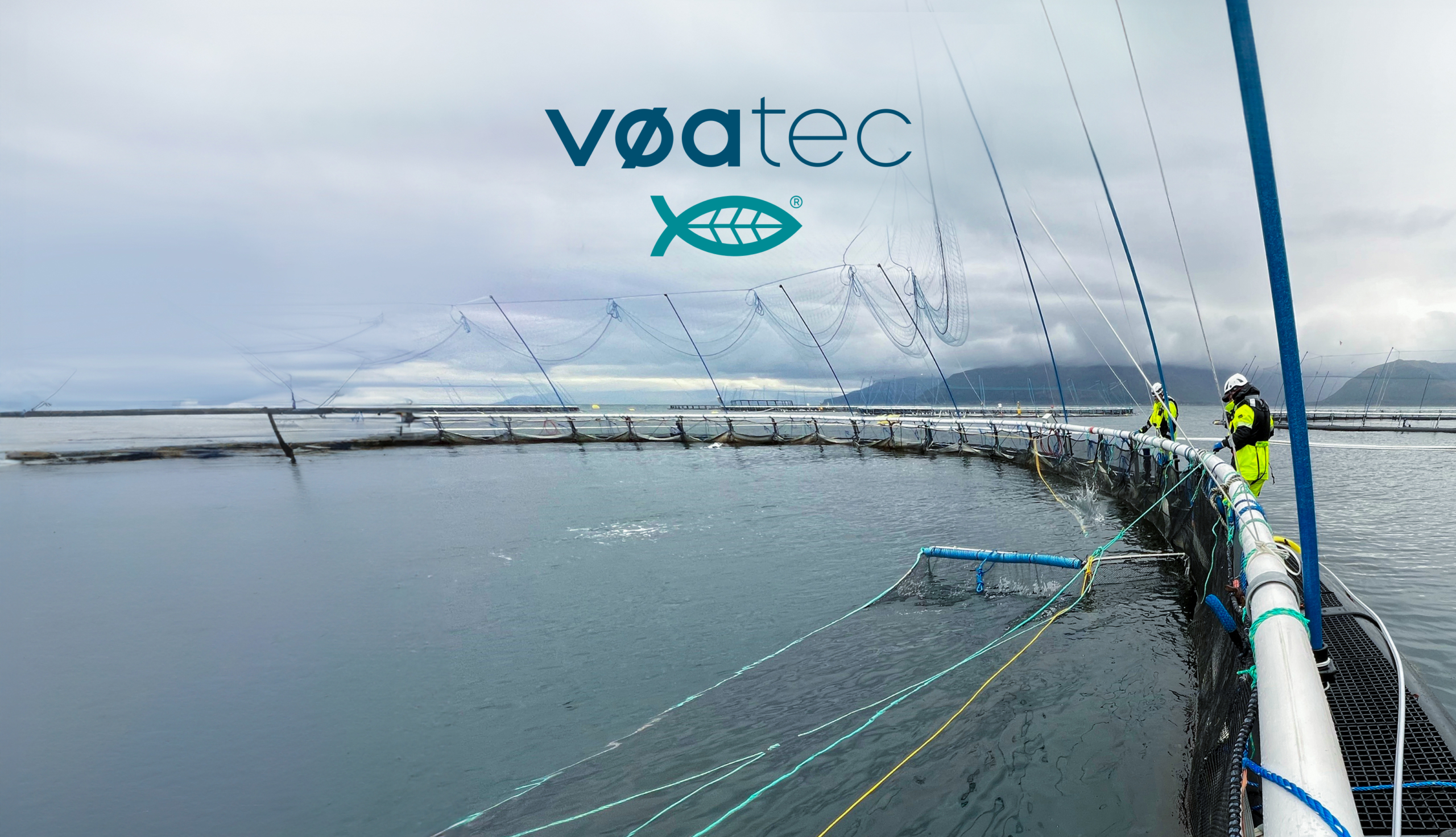 Logo for Vøatec illustrert på fotobakgrunn